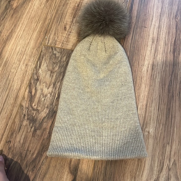 Wool Beanie with Rabbit Fur Fluff - Picture 2 of 3